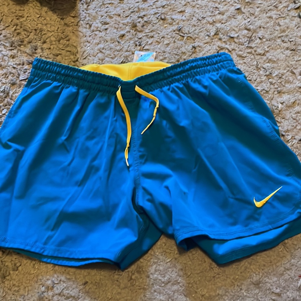 Nike shorts - Picture 4 of 5